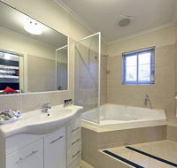 Comfort Inn And Suites Georgian Albury - Tourism Canberra