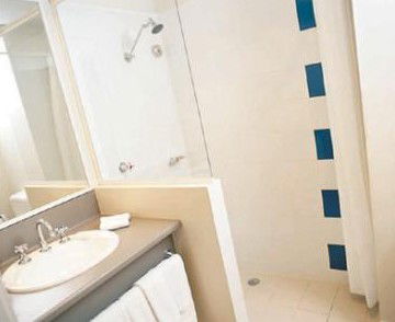 Travelodge Hotel Sydney - Tourism Canberra 0