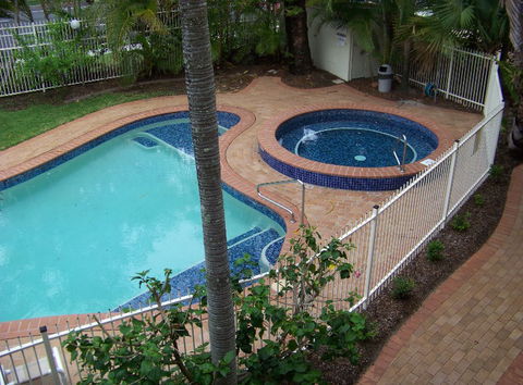 Old Burleigh Court Holiday Apartments - Tourism Canberra 1