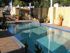 Blue Violet Motor Inn - Tourism Canberra 1