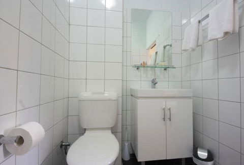 Coconut Grove Holiday Apartments - Tourism Canberra 4