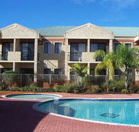 Country Comfort Inter City Perth Hotel  Apartments - Tourism Canberra