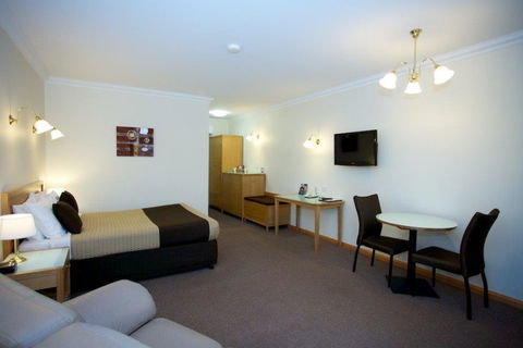 Best Western Golden Grain Motor Inn - Tourism Canberra 1