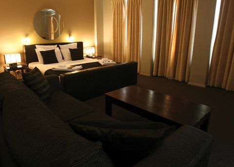 The Clarendon Hotel - Tourism Canberra 1