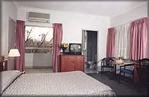 De Vere Hotel Sydney - Tourism Canberra 1