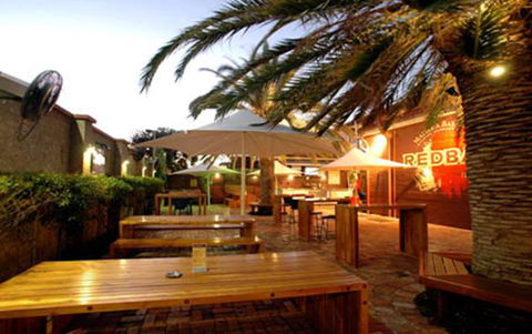 Balmoral Hotel - Tourism Canberra 0
