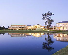 The Crowne Plaza Hotel - Tourism Canberra 0