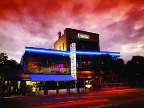 Chalk Hotel - Tourism Canberra 0
