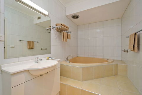 Comfort Inn & Suites - Tourism Canberra 3