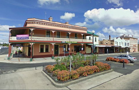 Murrumbidgee Hotel - Tourism Canberra 0