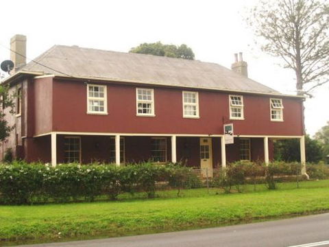 Coach House Inn - Tourism Canberra 0