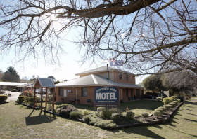 Newtown Park Motel - Tourism Canberra 0