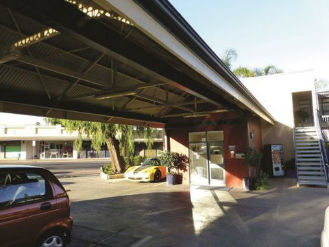 Golden Chain Welcome Inn 277 - Tourism Canberra 1