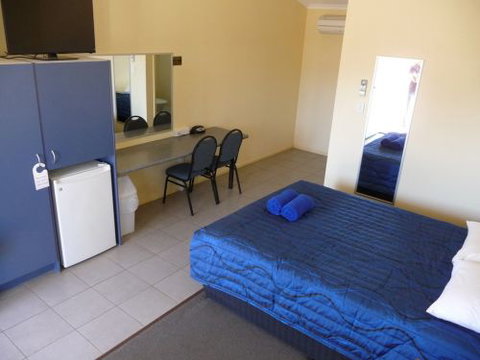 Moura Motel - Tourism Canberra 1