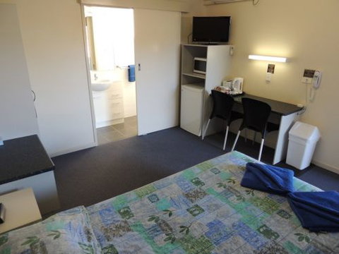 Moura Motel - Tourism Canberra 4