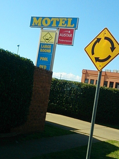 Motel Yambil Inn - Tourism Canberra 0