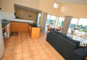 Lennox Beach Resort - Tourism Canberra 4