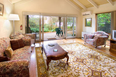 Double Nut Chalets - Tourism Canberra 0