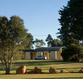  William Macintosh Motor Lodge - Tourism Canberra