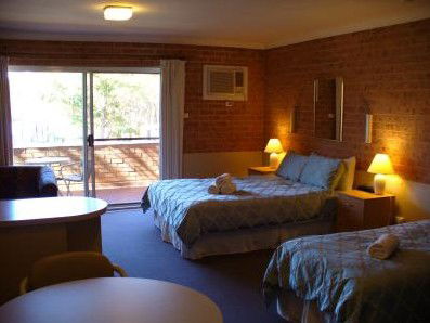 Huskisson Beach Motel - Tourism Canberra 1