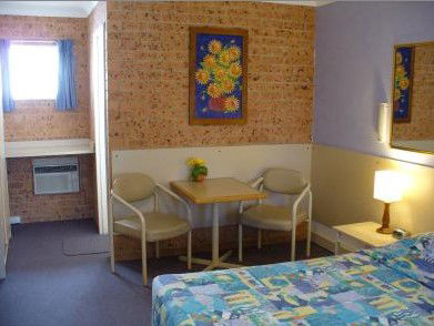 Huskisson Beach Motel - Tourism Canberra 2