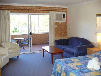 Huskisson Beach Motel - Tourism Canberra 3