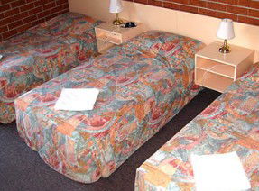 Greenslopes Motor Inn - Tourism Canberra 0