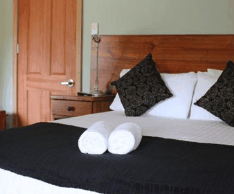 Tullah Lakeside Chalets - Tourism Canberra