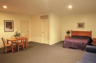 Breakout Motor Inn - Tourism Canberra 4