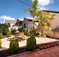 Asters On James Motor Inn - Tourism Canberra