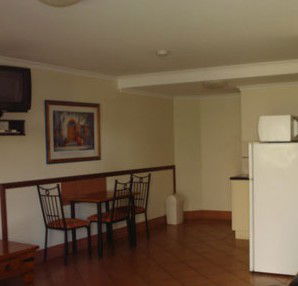 Glenmore Hotel Motel - Tourism Canberra 3
