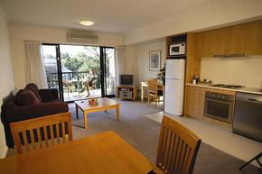 Quest Mont Albert - Tourism Canberra 0