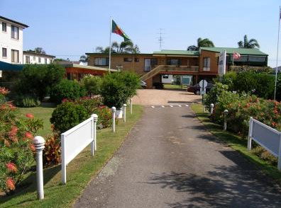 Lake Front Motel - Tourism Canberra 1