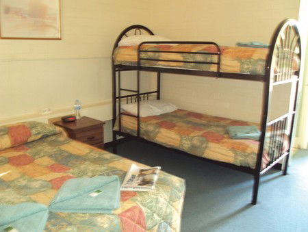 Leongatha Motel - Tourism Canberra 2