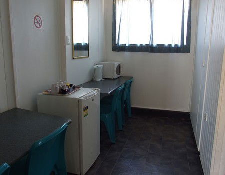 Cool Palms Motel - Tourism Canberra 0