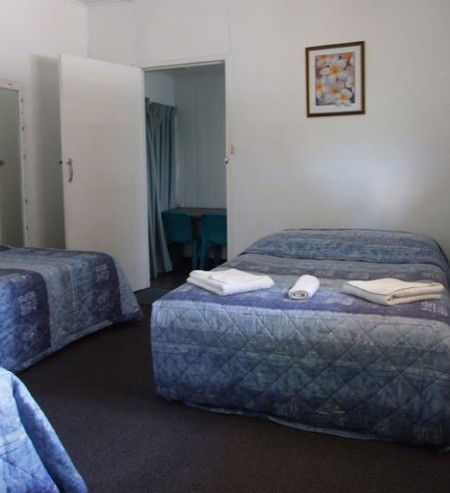 Cool Palms Motel - Tourism Canberra 4