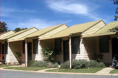 The Village Cabins - Tourism Canberra 0