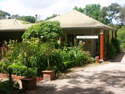 Treetops Bed And Breakfast - Tourism Canberra 0