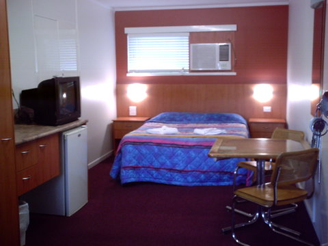 Motel Monaco - Tourism Canberra 2