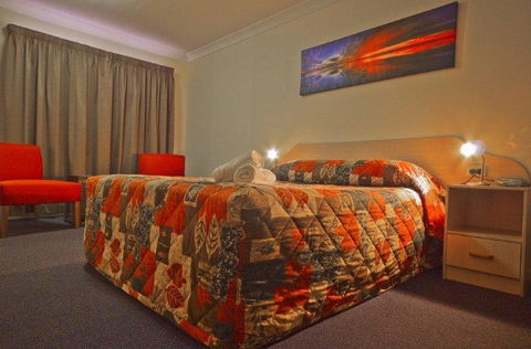Silo Motor Inn - Tourism Canberra 1