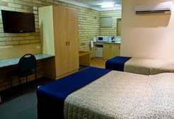 Starlight Motor Inn - Tourism Canberra 1