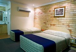 Starlight Motor Inn - Tourism Canberra 2