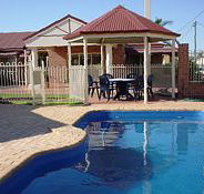Roma Mid Town Motor Inn - Tourism Canberra
