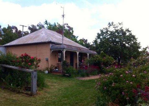 Cookes Cottage - Tourism Canberra 0