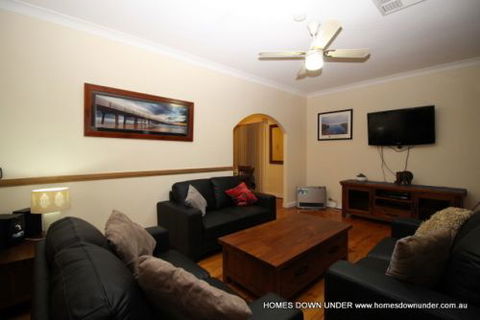 Homes Down Under - Tourism Canberra 9