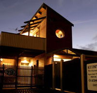 Black Dolphin Luxury Accommodation - Tourism Canberra