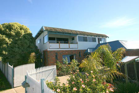 Black Dolphin Luxury Accommodation - Tourism Canberra 1