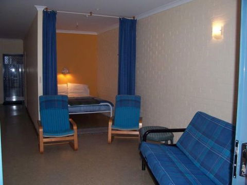 Windsurfer Beach Chalets - Tourism Canberra 2