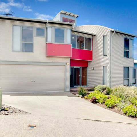 Phillip Island Waterfront House - Tourism Canberra 4