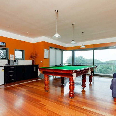 Phillip Island Waterfront House - Tourism Canberra 6